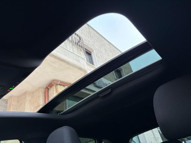 VOLKSWAGEN Taigo 1.0 TSI 110 CV DSG R-Line TETTO APR/PAN