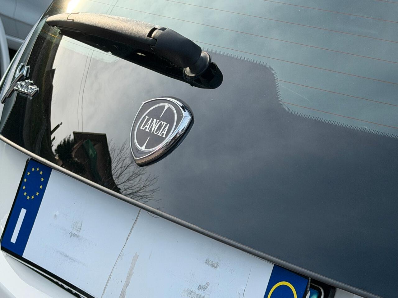 Lancia Ypsilon 1.2 69 cv. ELEFANTINO BLU