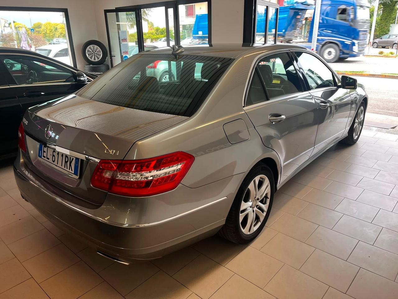 Mercedes-benz E 250 CDI BlueEFFICIENCY Avantgarde