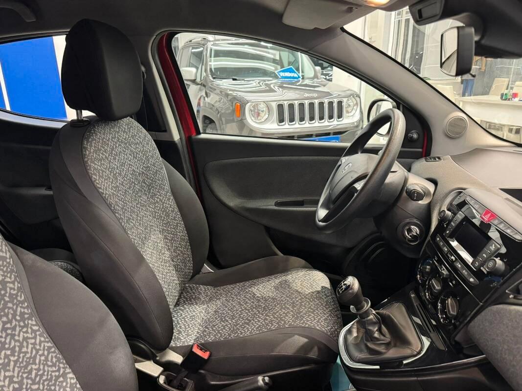 Lancia Ypsilon III 1.0 firefly hybrid Silver s&s 70cv