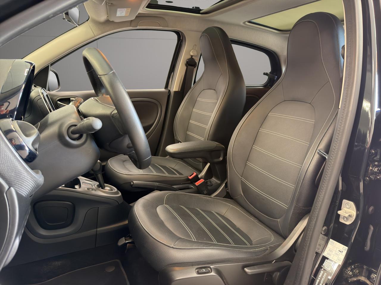 Smart forfour 1.0 Prime 71cv - Unipro - Promo Finanziamento - Schermo - Retrocamera - Tetto panoramico - Sedili riscaldatili