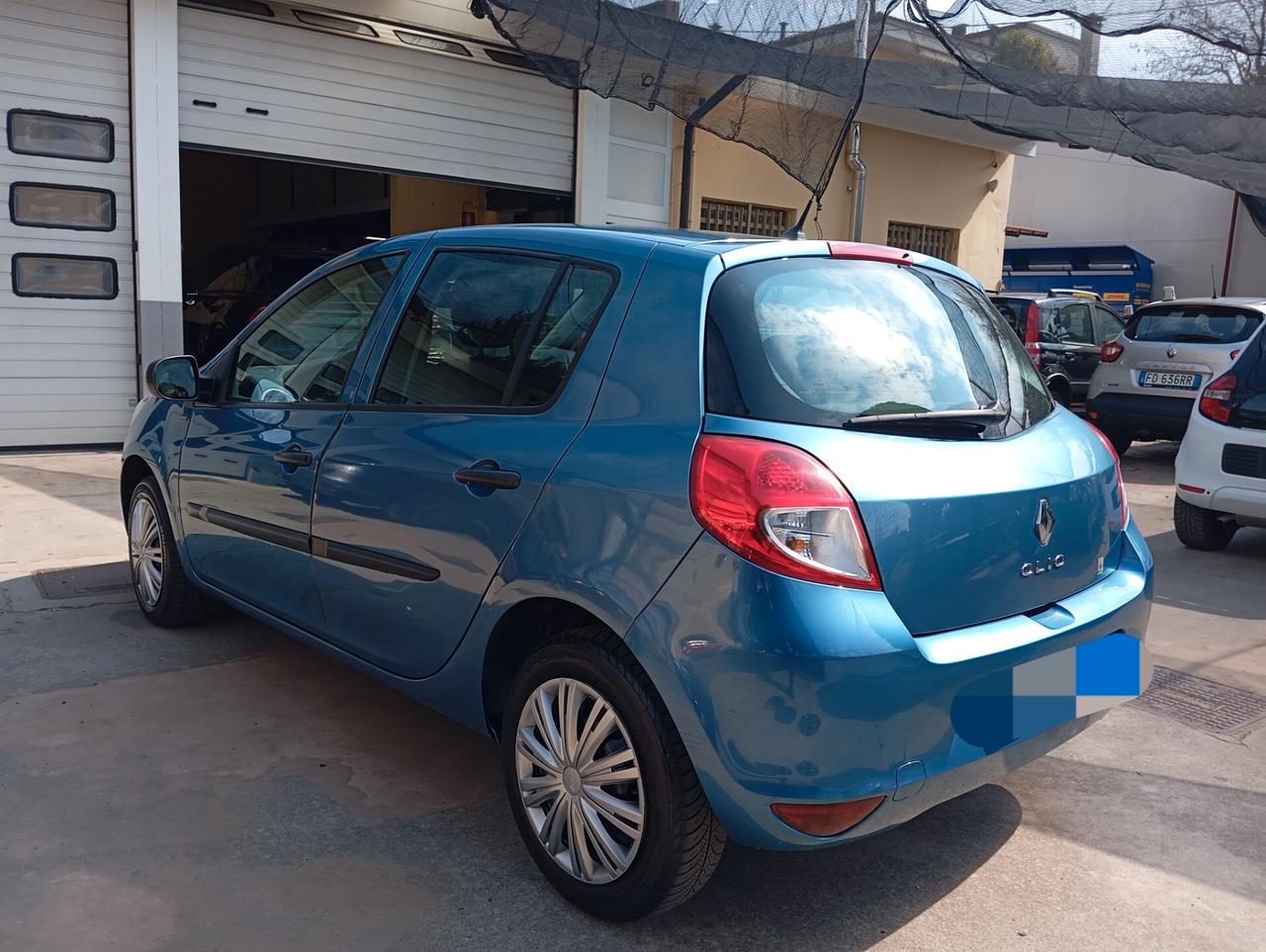 Renault Clio 1.2 16V 5 porte Confort permute