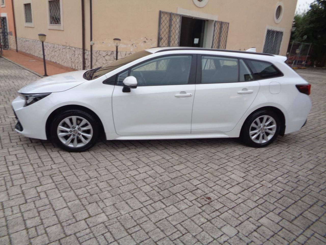 Toyota Corolla Touring Sports 1.8 Hybrid Active NESSUN VINCOLO DI FINANZIAMENTO