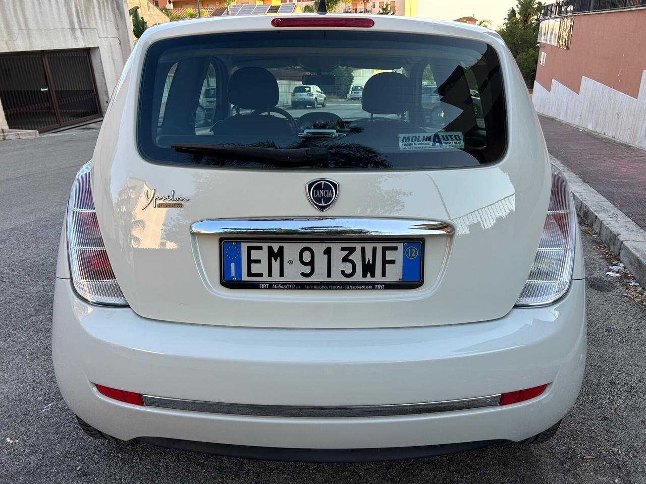 Lancia Ypsilon 1.3 MJT 75 CV Unyca