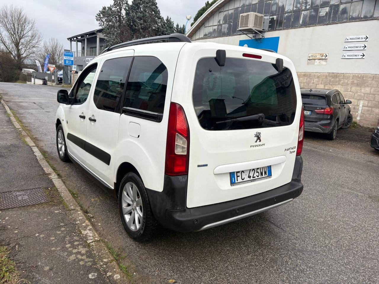 Peugeot Partner Tepee 2016 BlueHDi 120 S&S Outdoor