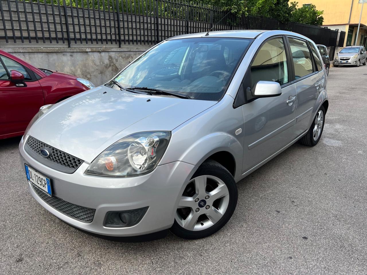 Ford Fiesta 1.2 16V 5p. Ghia