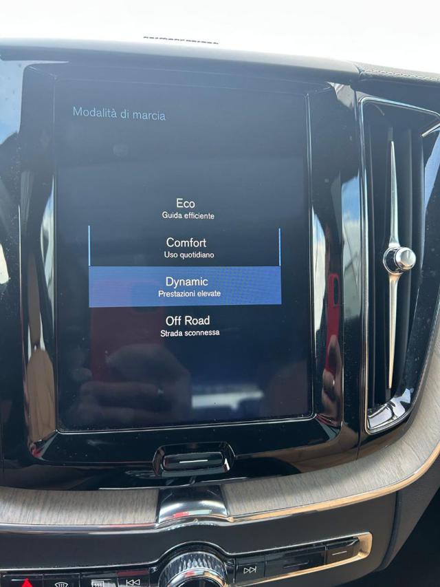 VOLVO XC60 B5 AWD Geartronic Inscription