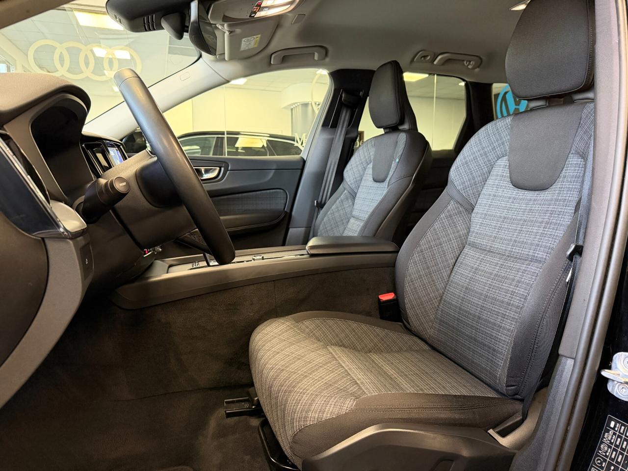 Volvo XC 60 XC60 B4 (d) automatico Essential