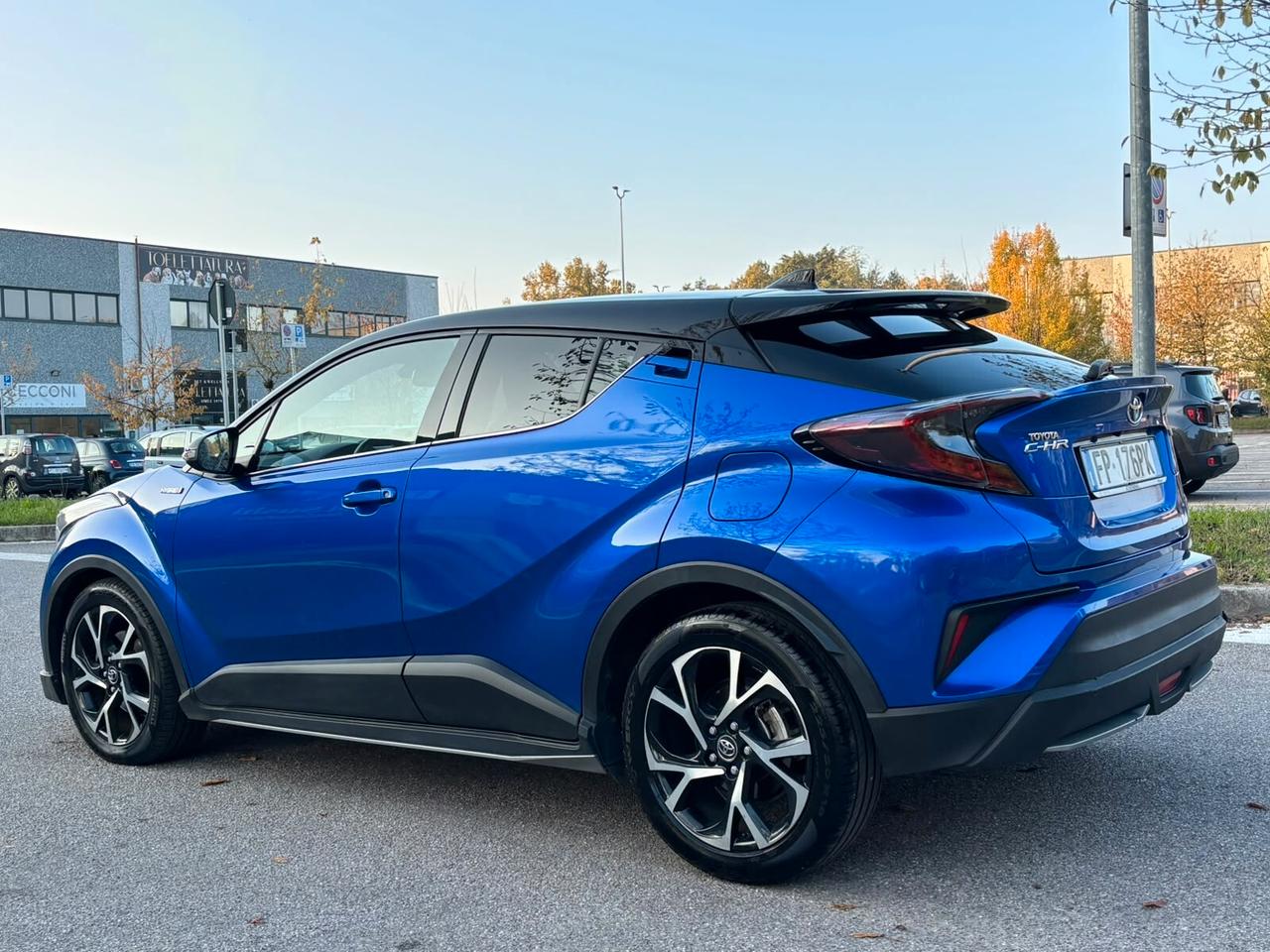 Toyota C-HR 1.8 Hybrid E-CVT Lounge