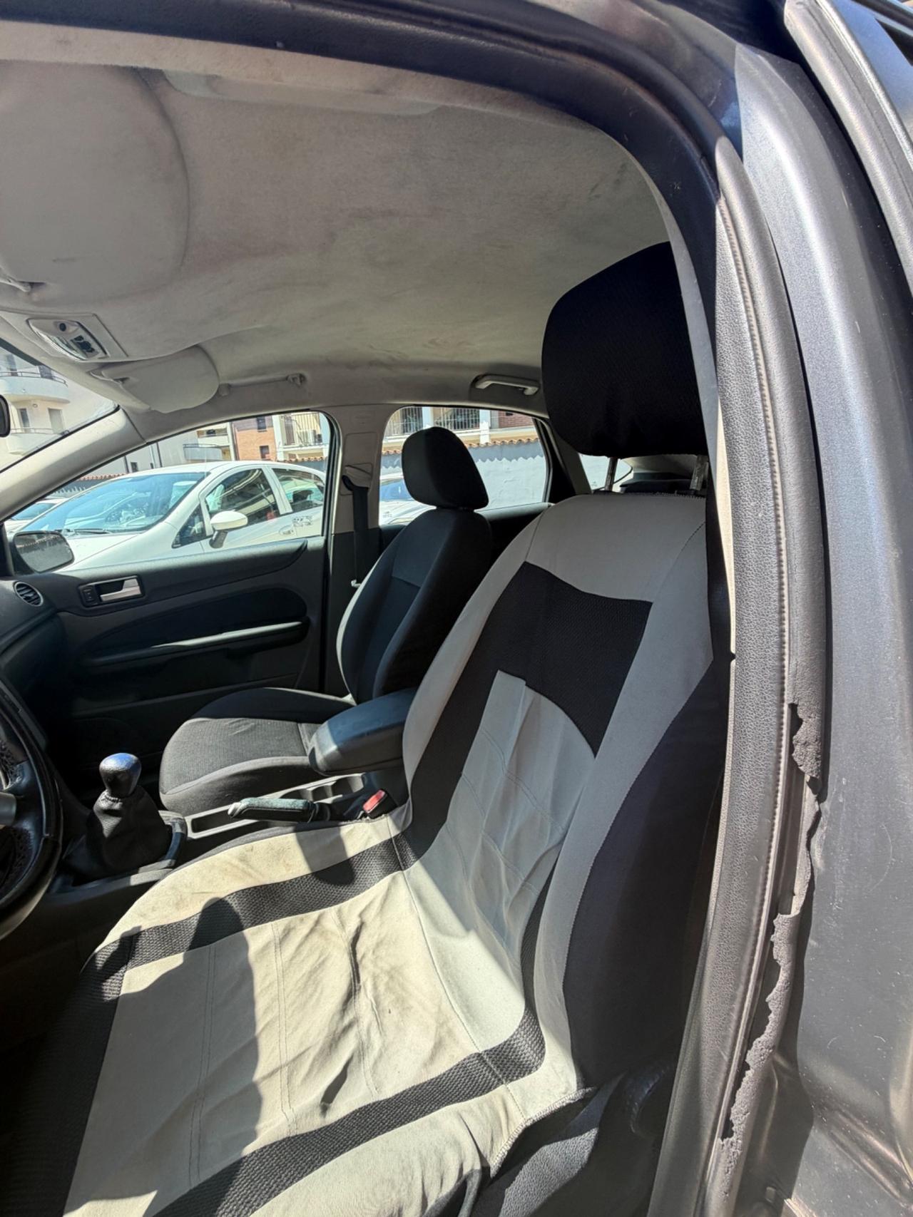 Ford Focus C-Max 1.6 TDCi (90CV) Coupé
