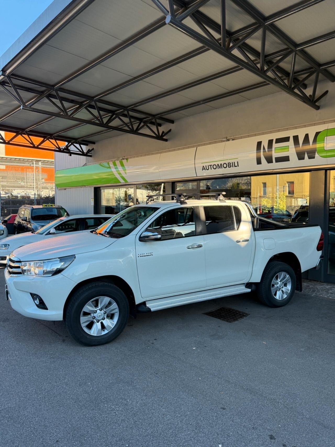 Toyota Hilux 2.4 4WD Double Cab Comf IVA ESPOSTA