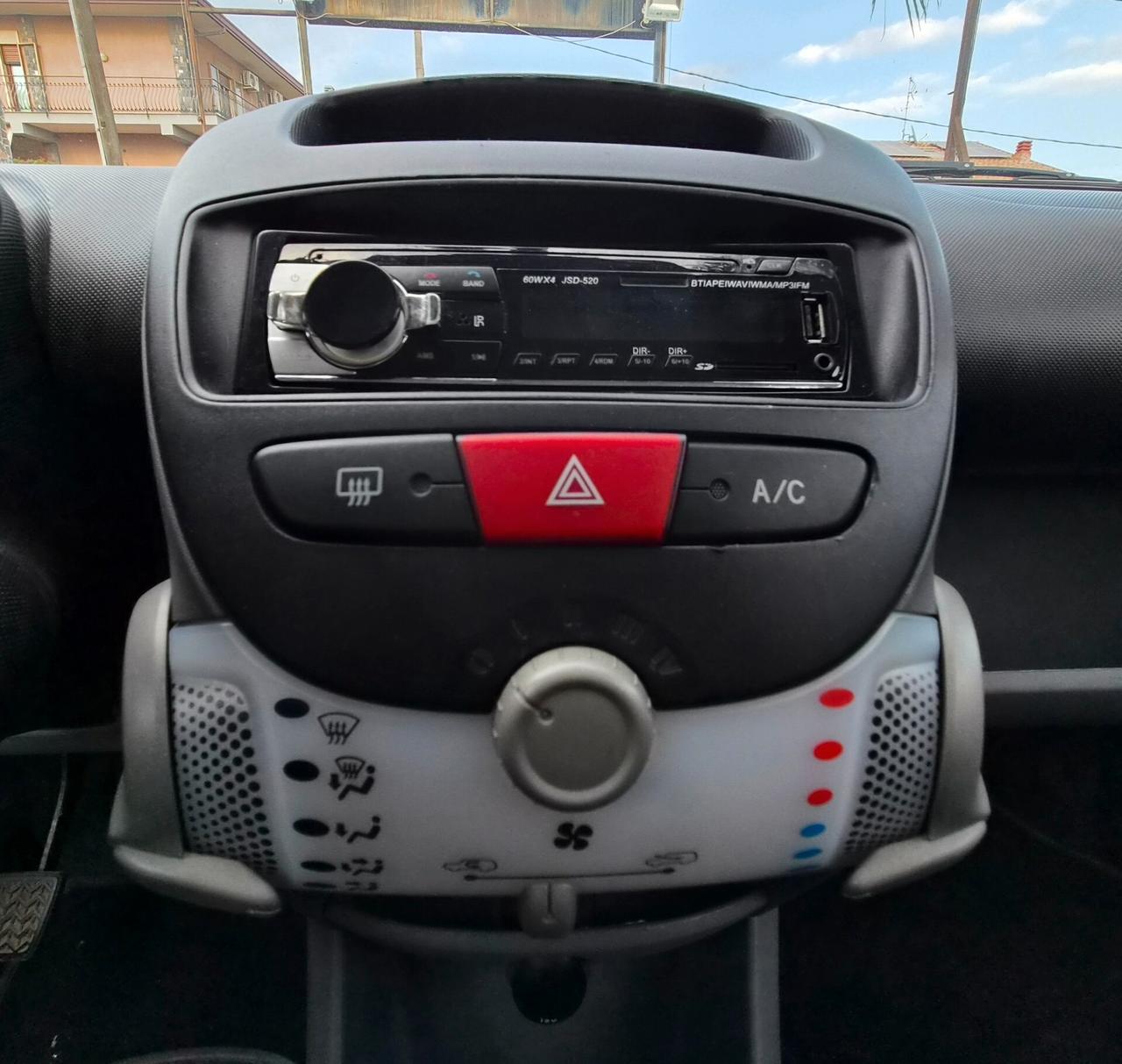 Toyota Aygo 1.0 12V VVT-i 5 porte Sol