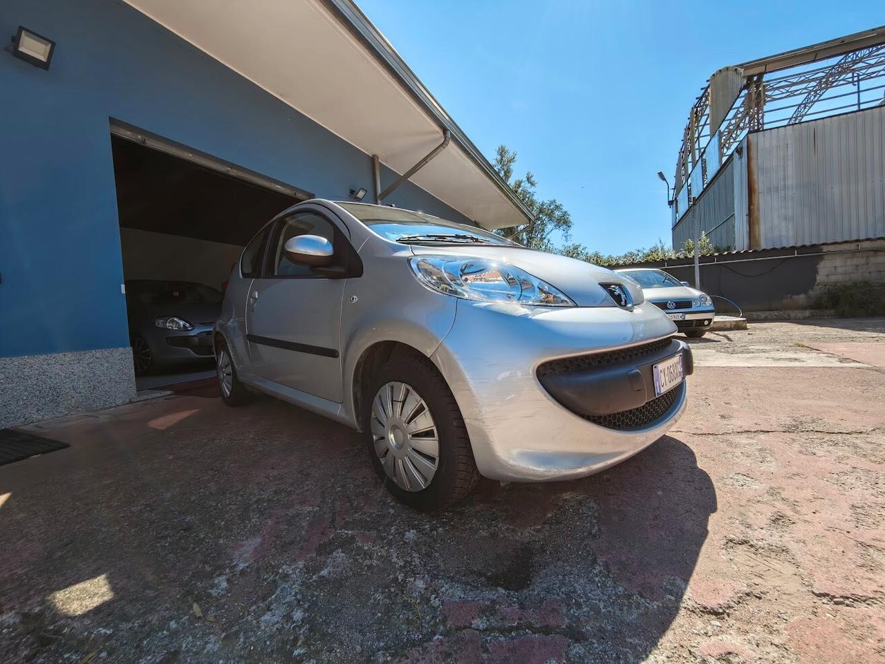 Peugeot 107 1.0 68CV UNICO P. SOLO 25MILA KM!!!!!!!!!!!!