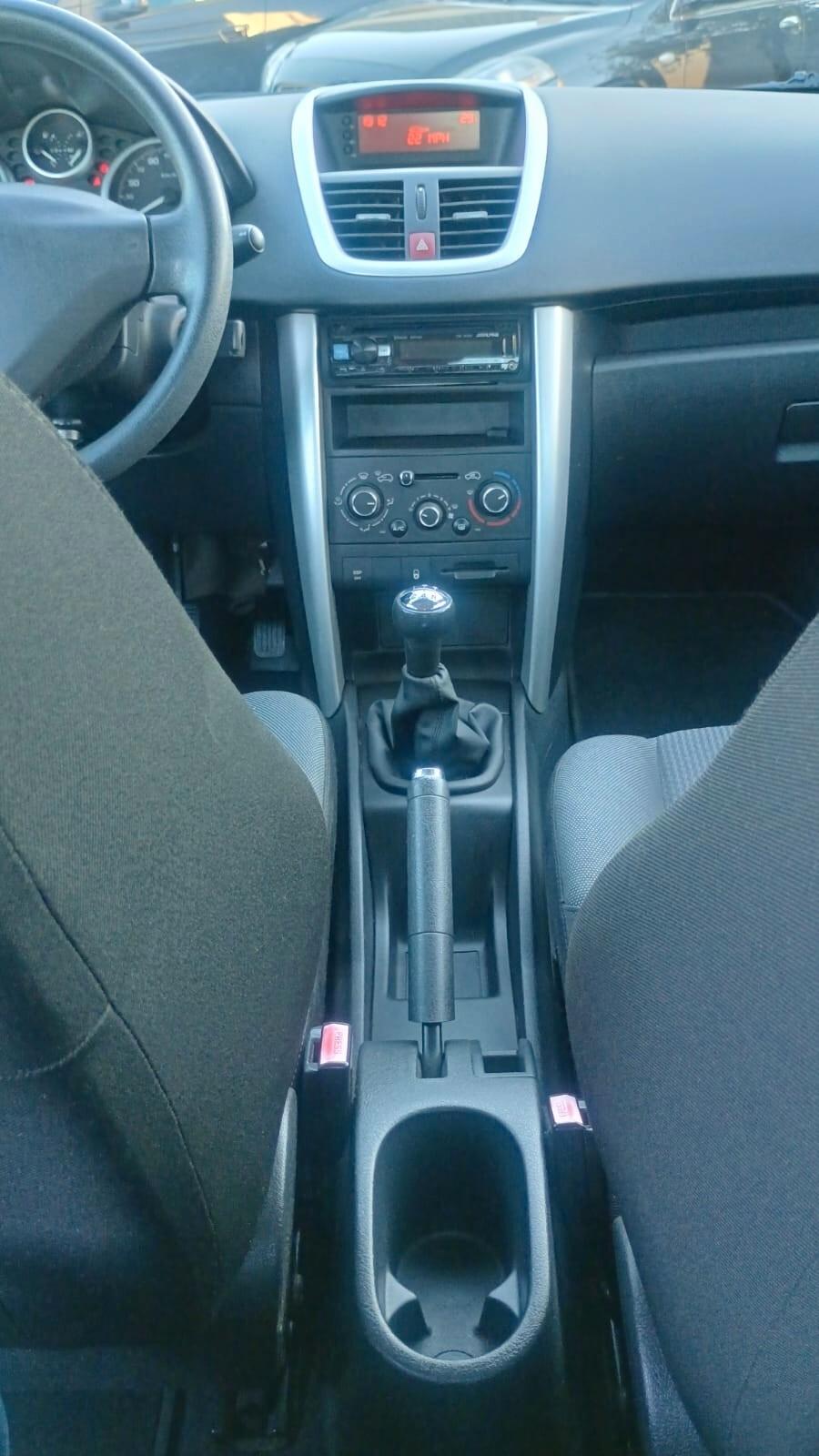 Peugeot 207 1.4 8V 75CV 5p. Access