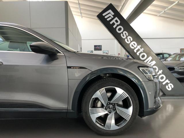 AUDI e-tron quattro