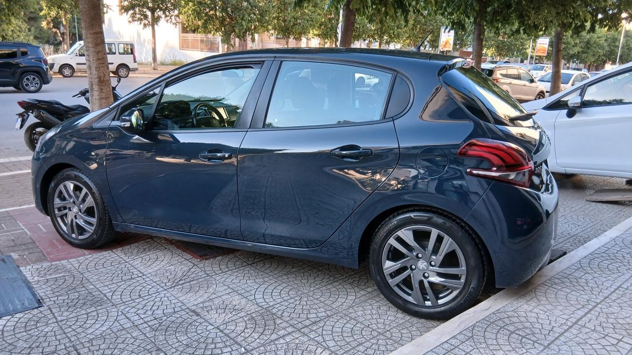 Peugeot 208 BlueHDi 75 5 porte Allure