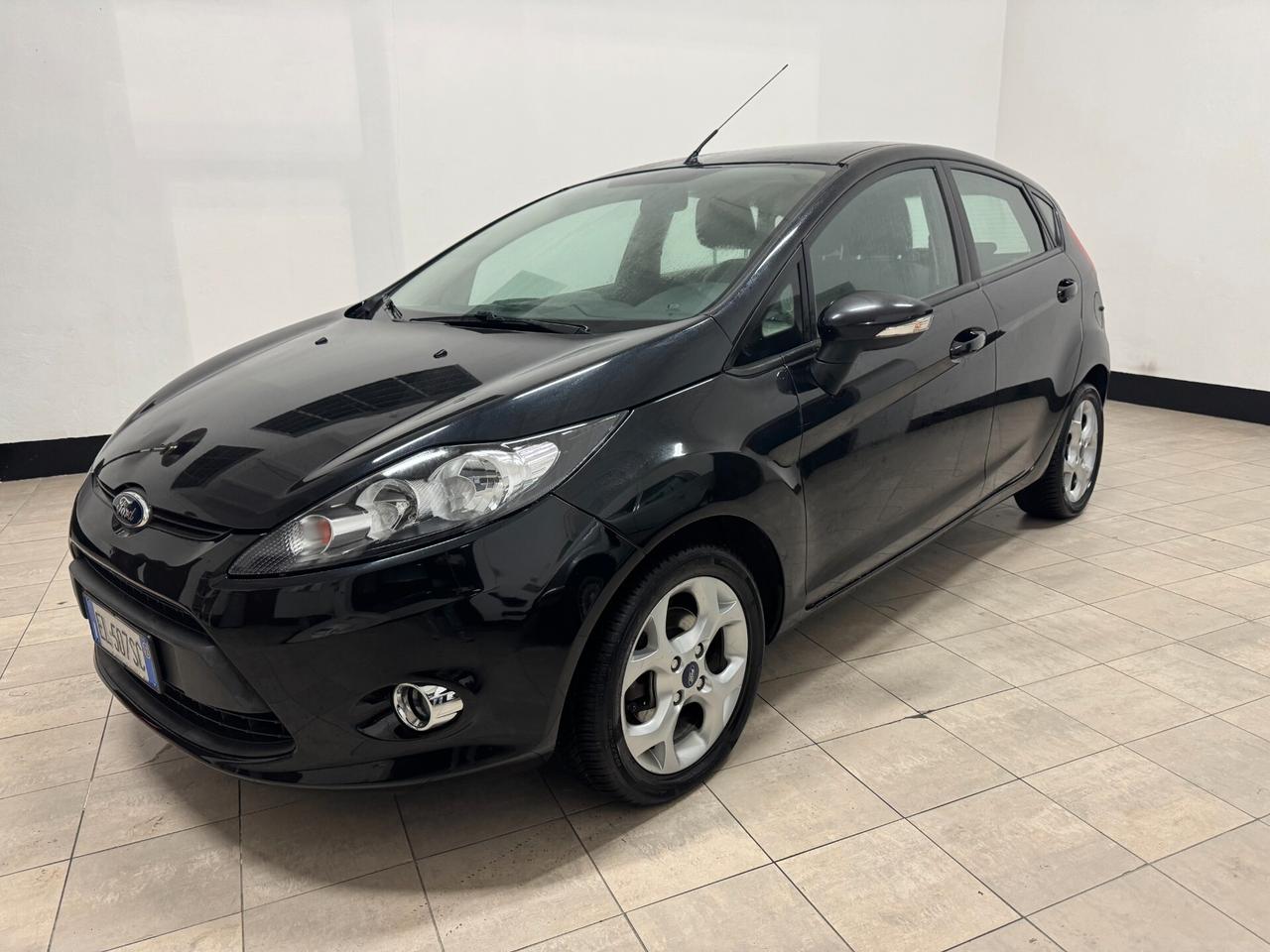 Ford Fiesta 1.4 16V 5p. Bz.- GPL Titanium Bs.