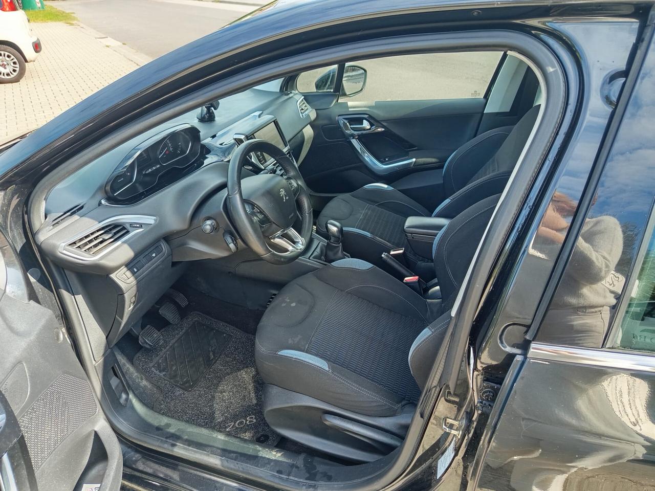 Peugeot 208 1.4 HDi 68 CV 5 porte Allure