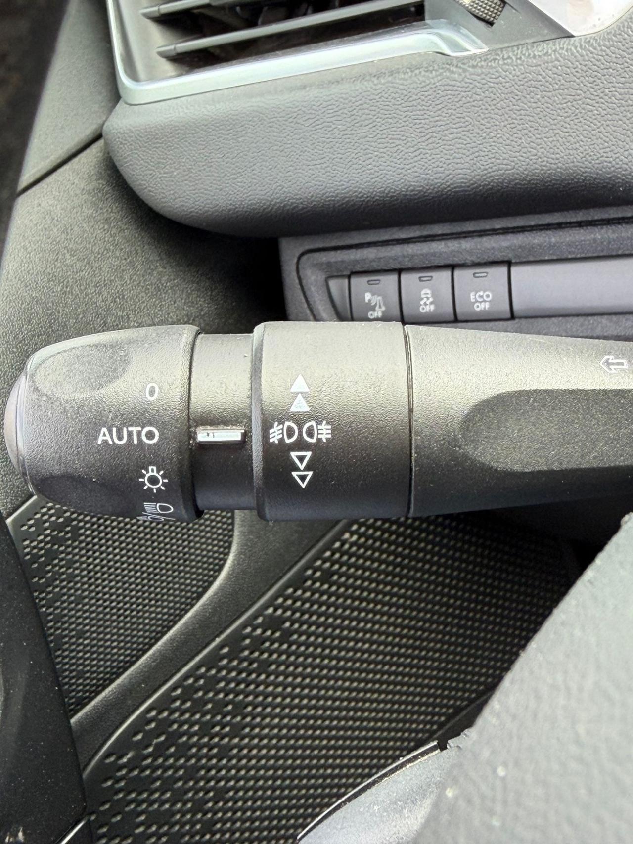 Peugeot 208 1.6 HDI Diesel -Neopatentati-Unico Proprietario