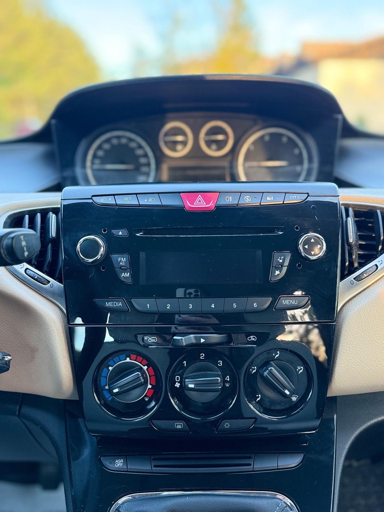 Lancia Ypsilon 1.3 MJT 16V 95 CV 5 porte S&S Gold