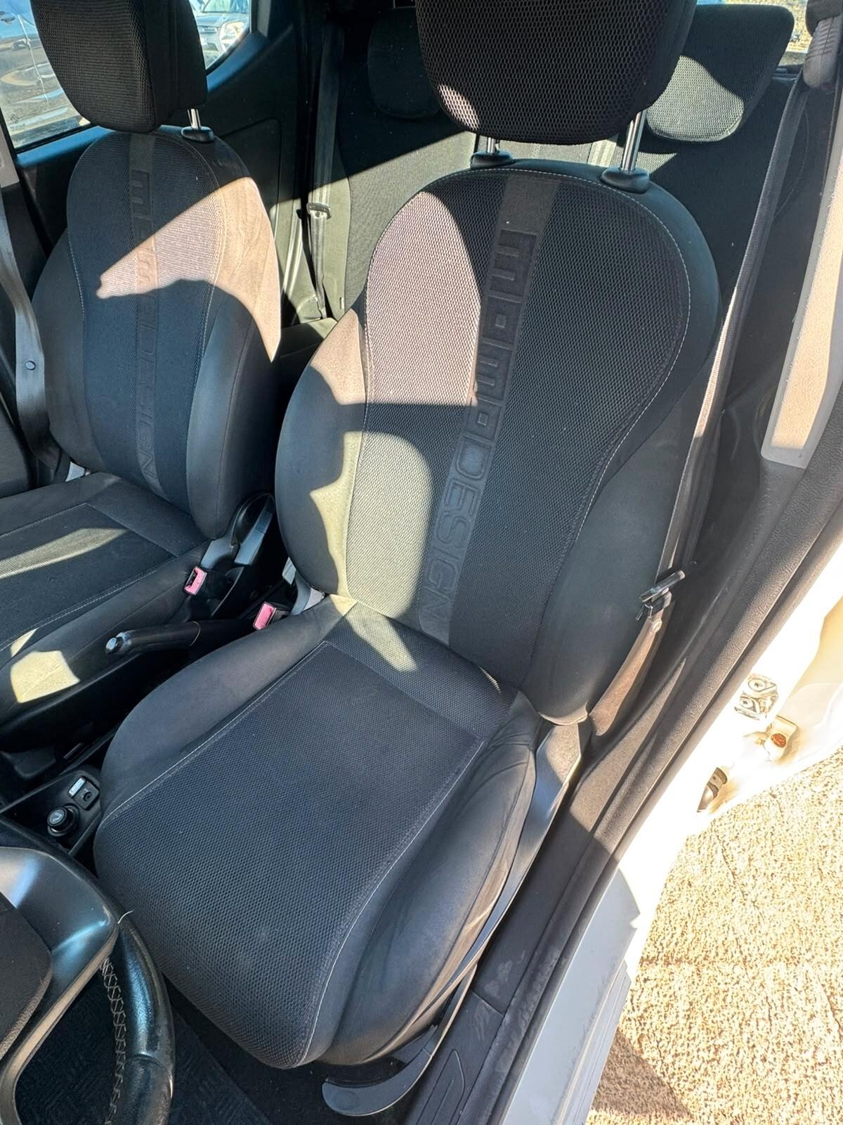 Lancia Ypsilon 1.3 MJT 16V 95 CV 5 porte S&S S Momodesign