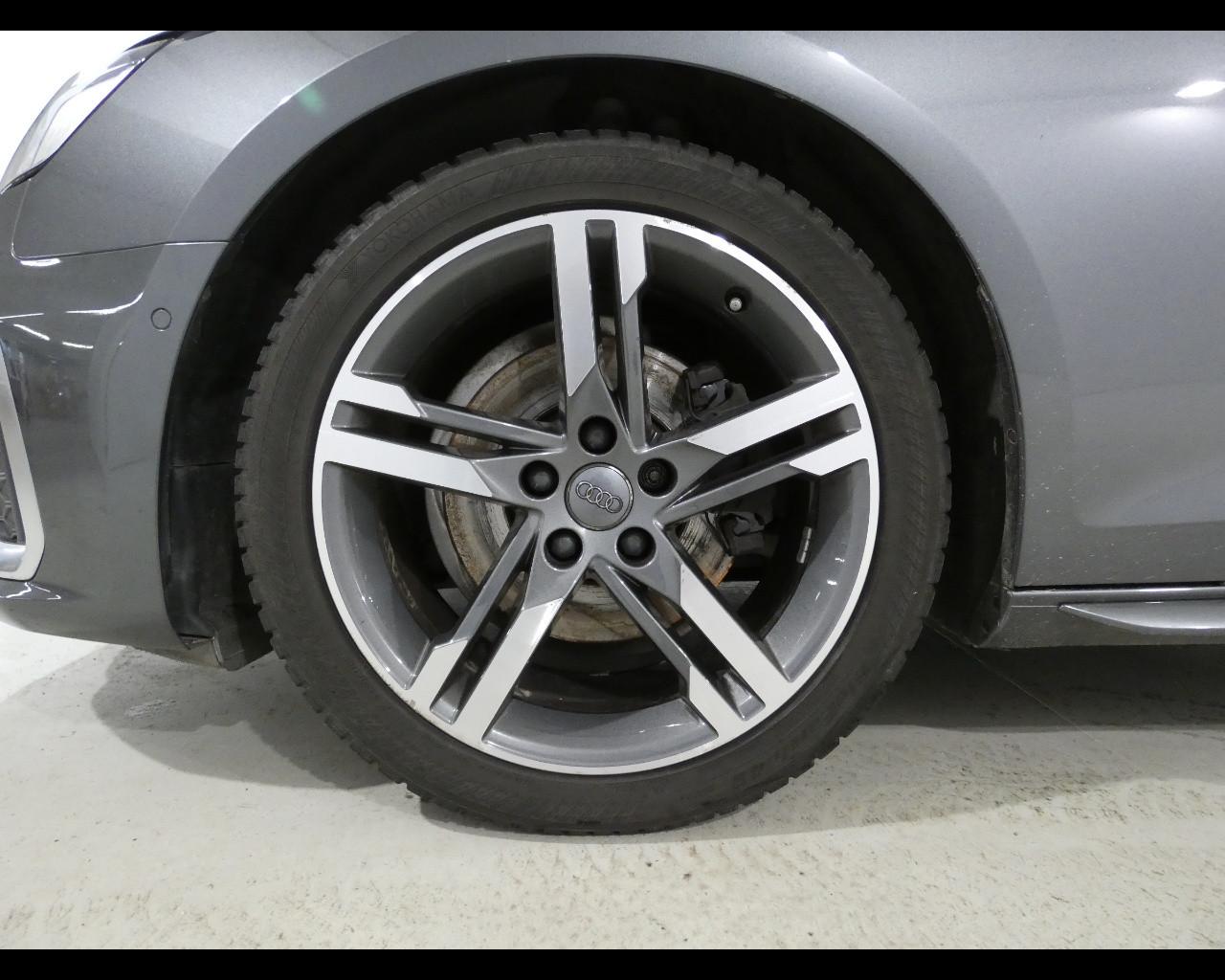 AUDI A4 5ª serie - A4 35 TDI/163 CV S tronic S line edition