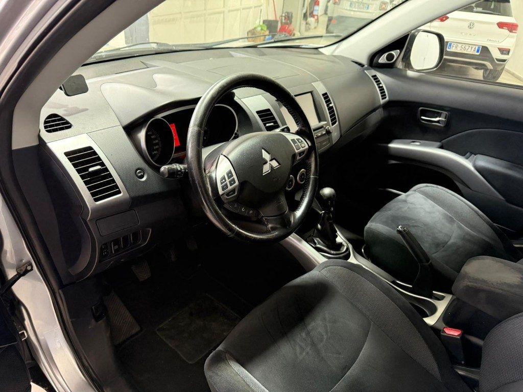 Mitsubishi Outlander 2.0 DI-D Instyle 7 p.ti DPF 7 POSTI