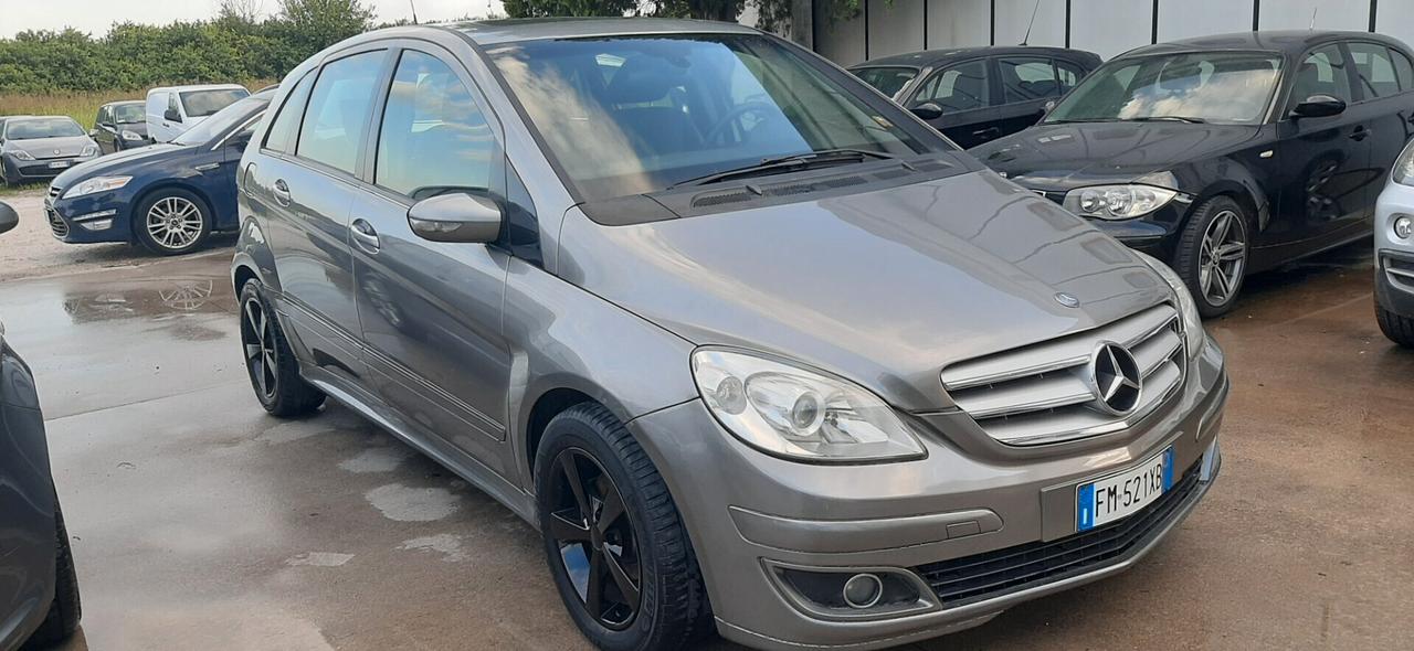 Mercedes classe B 200 tenuta buono stato