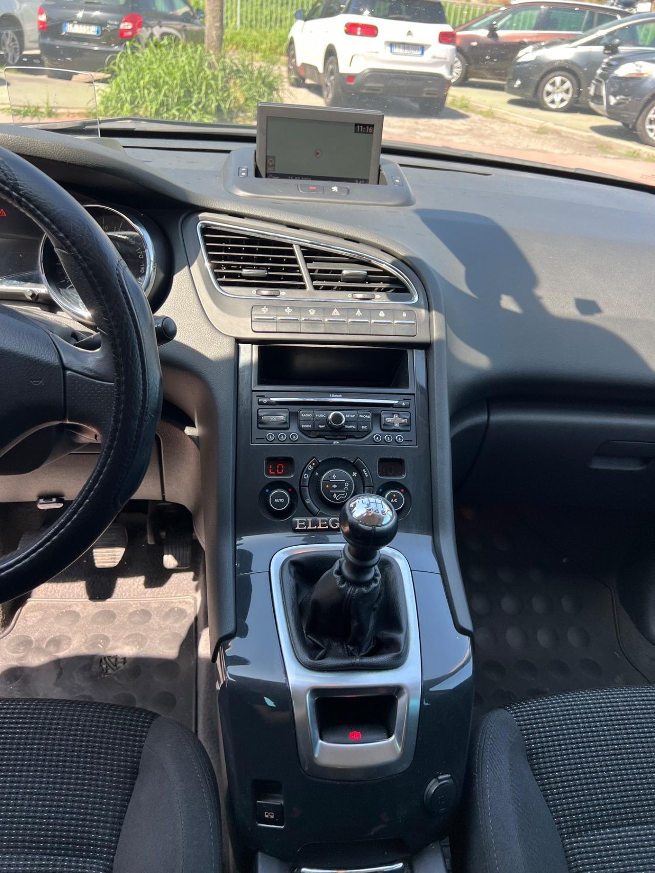 Peugeot 5008 1.6 HDi 112CV Allure