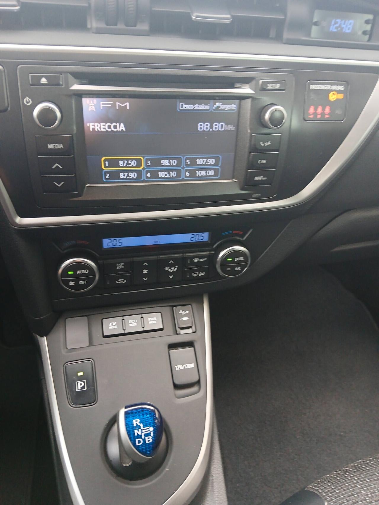 Toyota Auris 1.8 Hybrid Lounge
