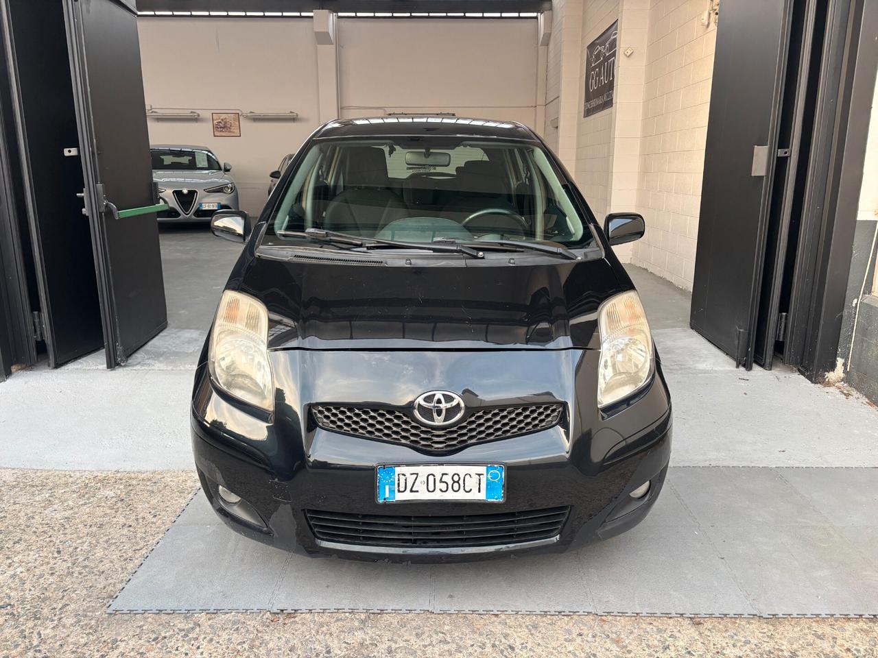 Toyota Yaris 1.0 5 porte Sol