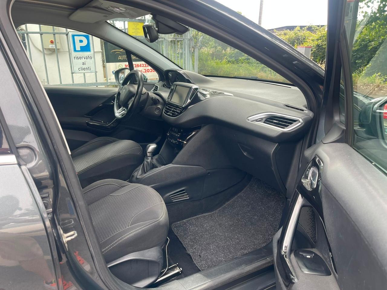 Peugeot 208 PureTech 82 5p. GPL Access