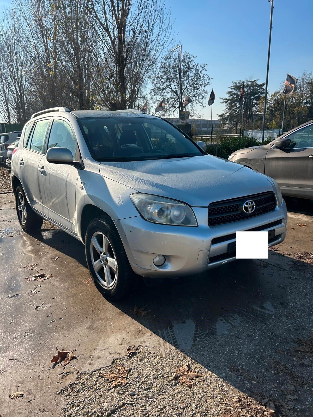 Toyota RAV 4 RAV4 2.2 D-4D 136 CV DPF Luxury OK NEO PATENTATI