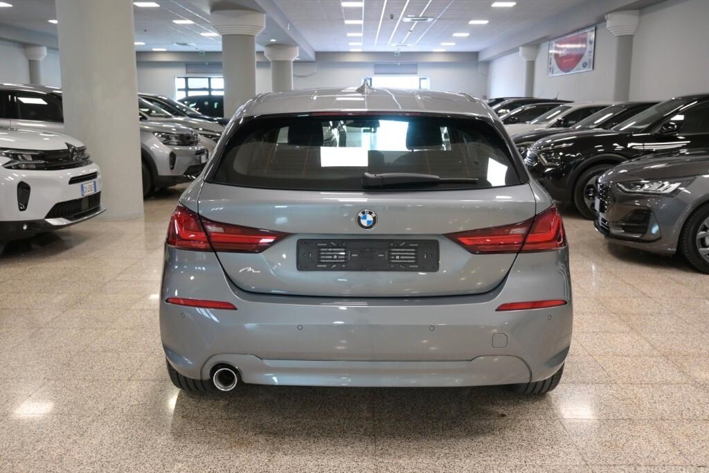 BMW 116D 115CV STEPTRONIC BUSINESS ADVANTAGE ( FARI LED - BMW DIGITAL COCKPIT - NAVI - MIRROR - PDC )