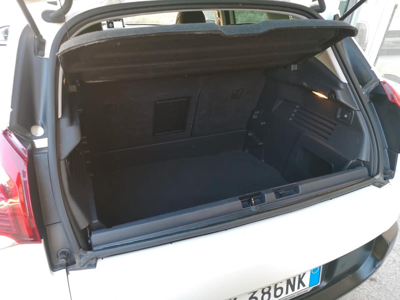 PEUGEOT 3008 1.6 HDi 115 CV Active 2015