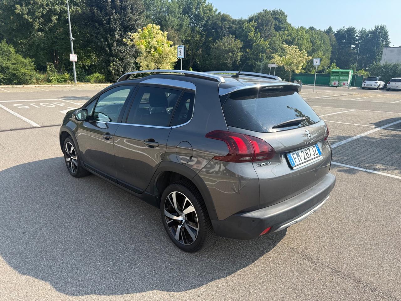 Peugeot 2008 PureTech Turbo 110 S&S*Navi*Pelle*Camera*Cerchi