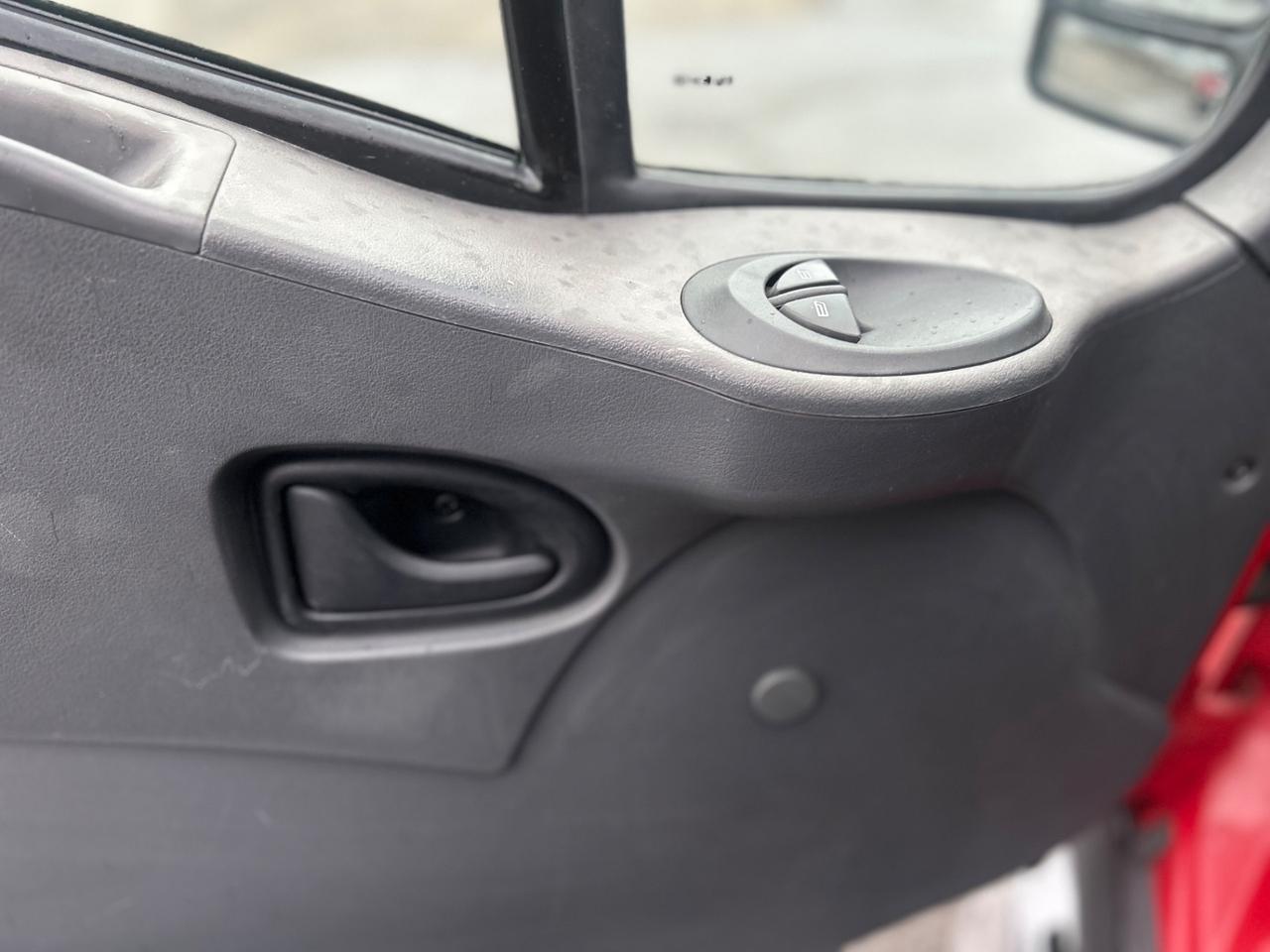 Iveco Daily 35C10 2.3 Hpi cabinato con Cestello elevatore