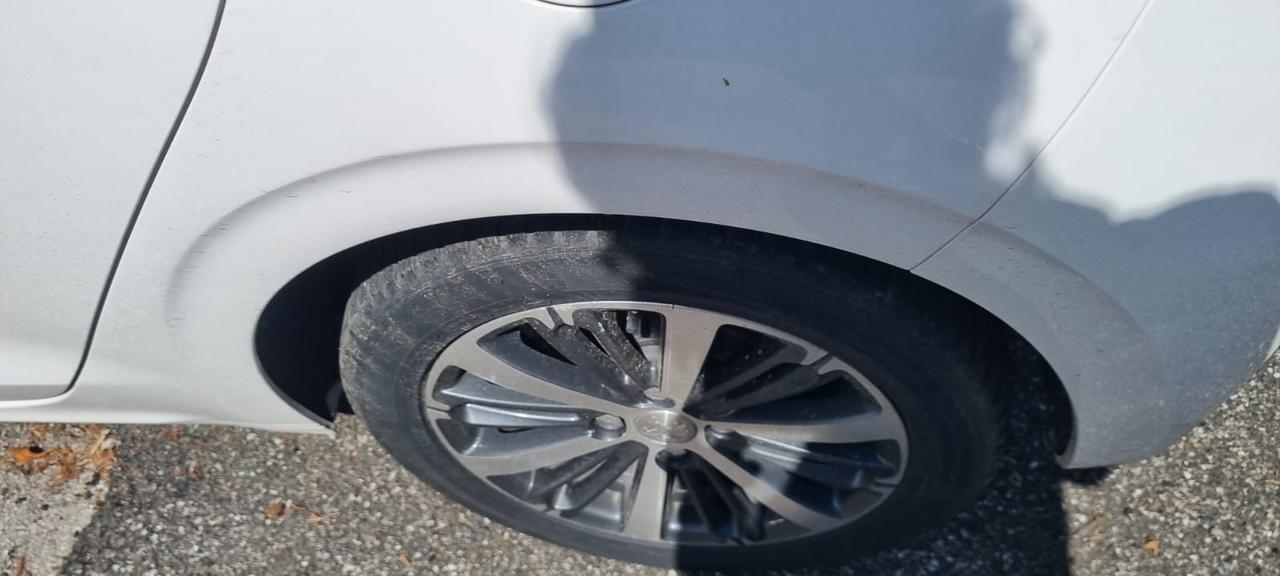 Peugeot 208 PureTech 82 5 porte Allure