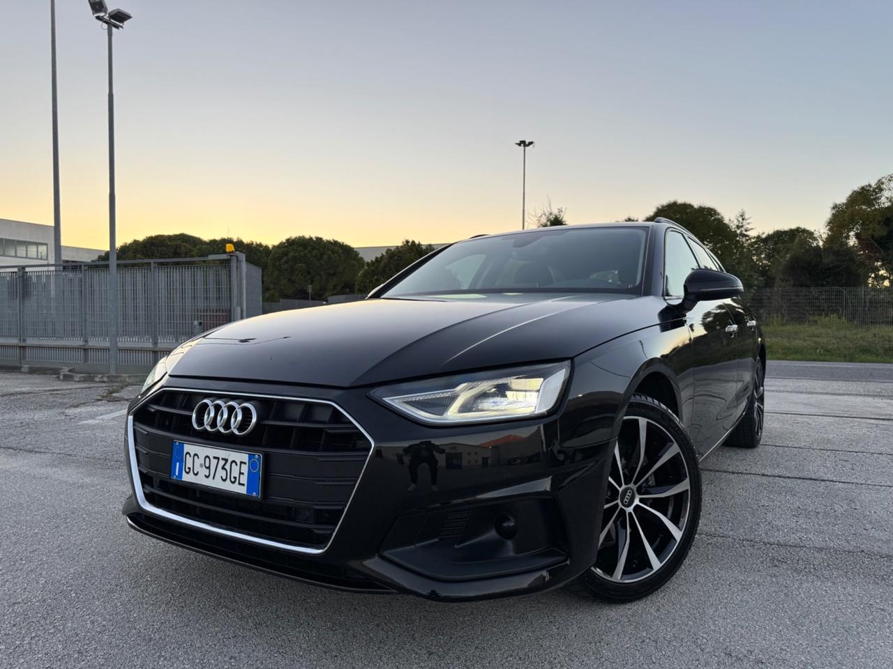 AUDI A4 Avant 2.0 Tdi S-Tronic - Led Virtual 18