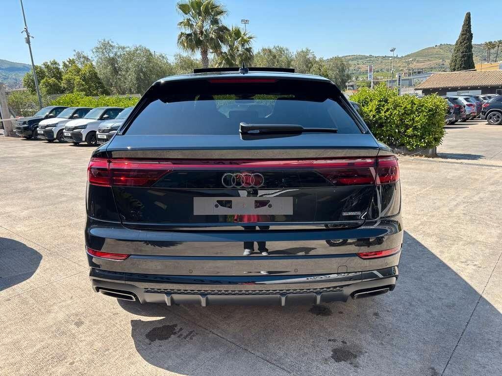Audi Q8 SUV TDI quattro 210 kW tiptronic S line edition My 2026 KM 0 IVA ESPOSTA Tua a solo 939 Euro al mese