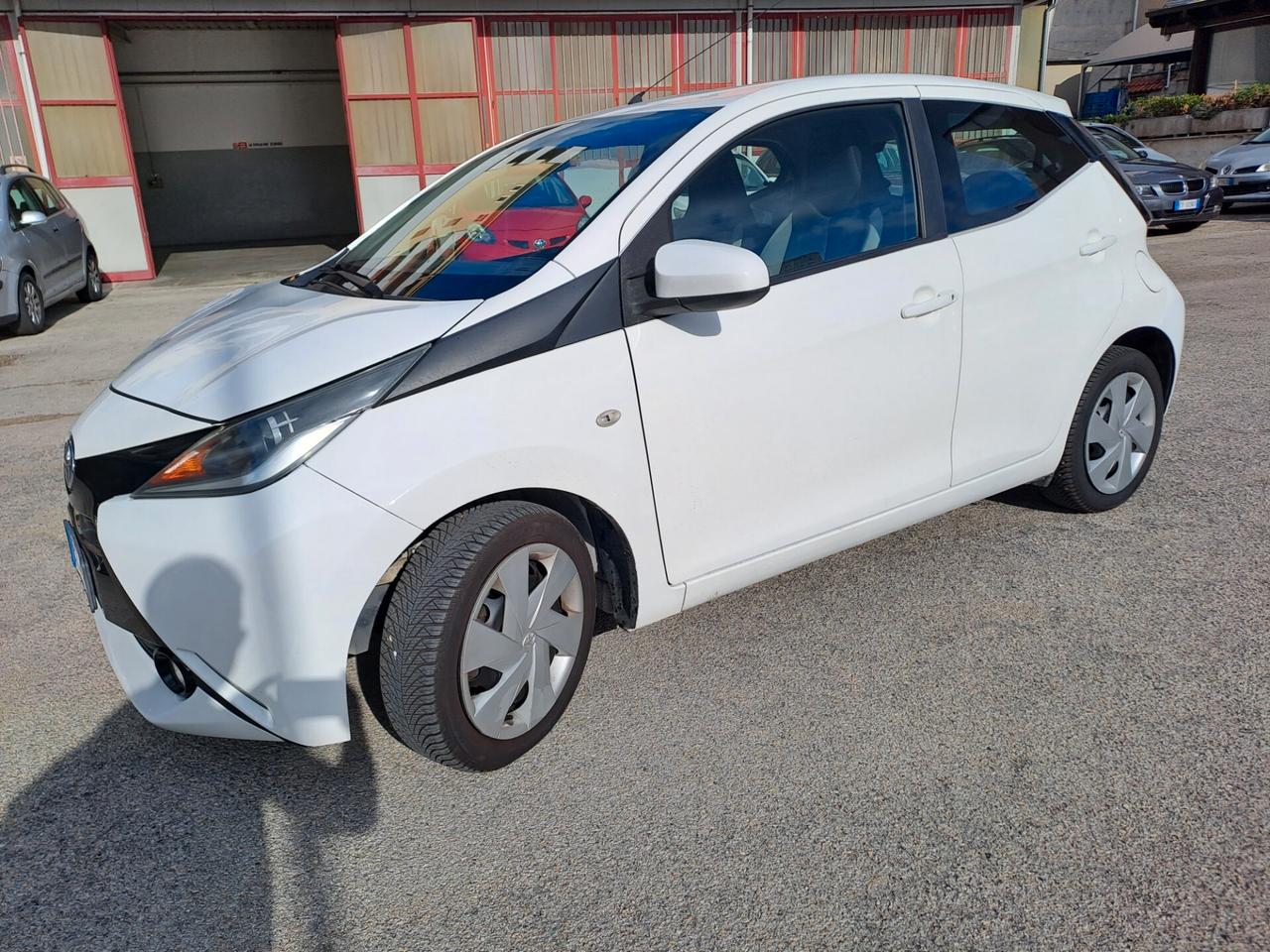 Toyota Aygo 1.0 VVT-i 69 CV 3 porte x-play