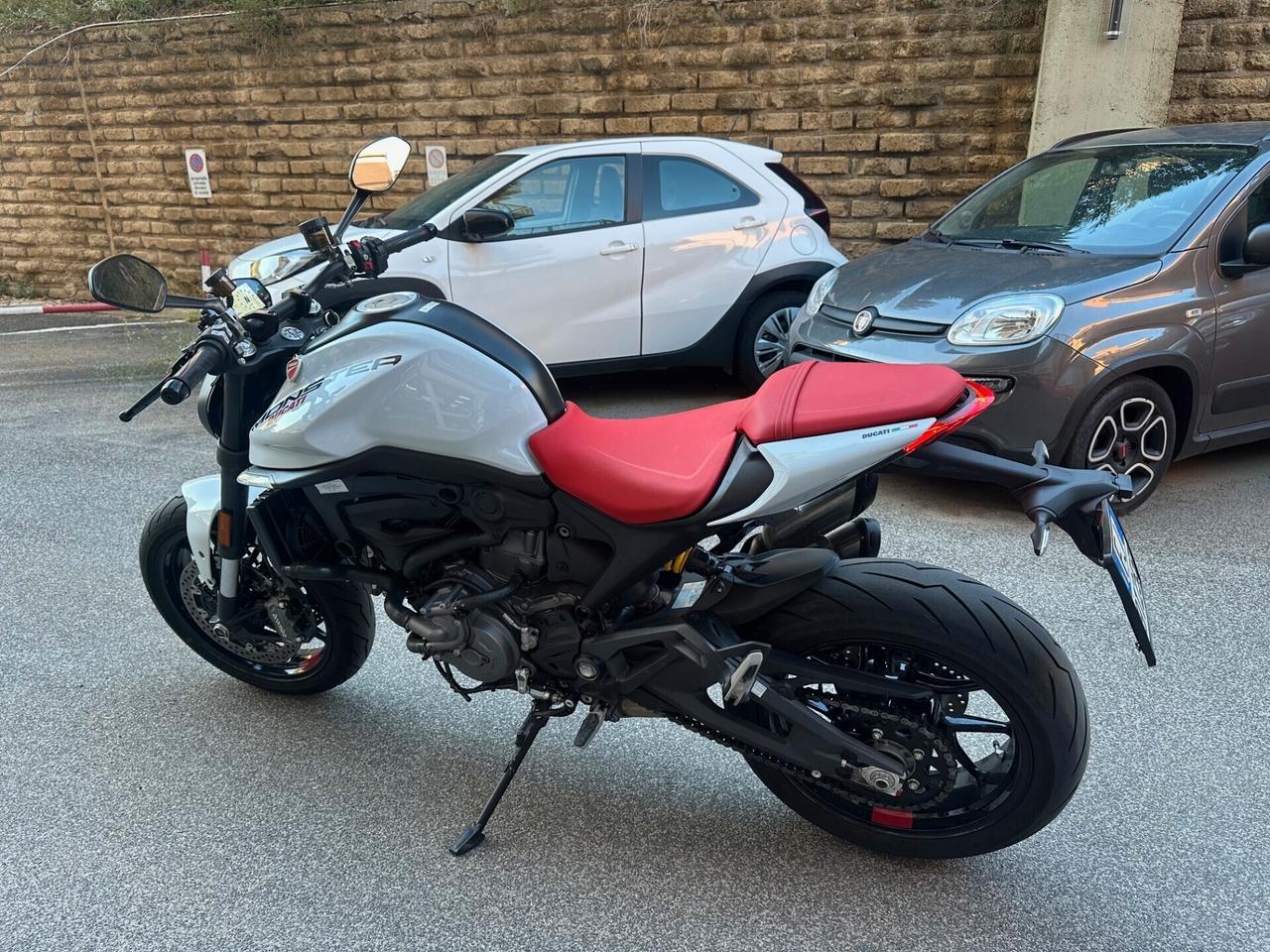 Ducati Monster 937 04/24 KM.6020 UNIPRO.