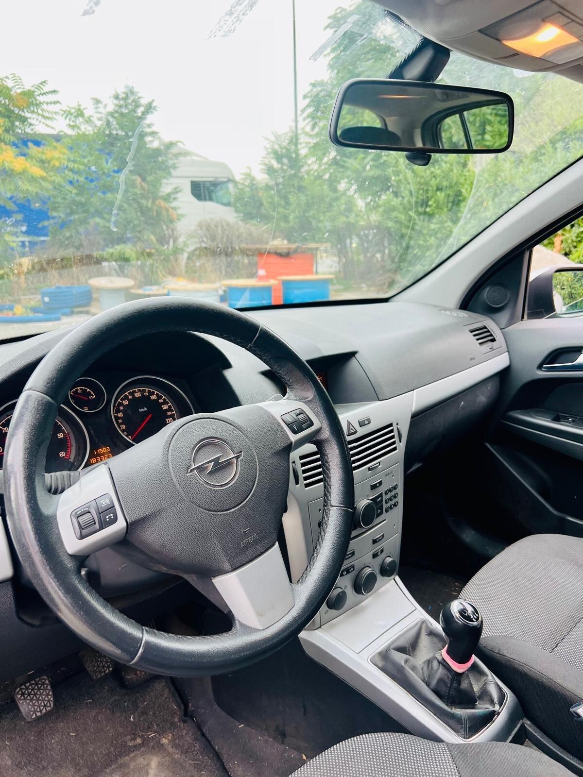 Opel Astra 1.7 CDTI 110CV 5 porte Enjoy