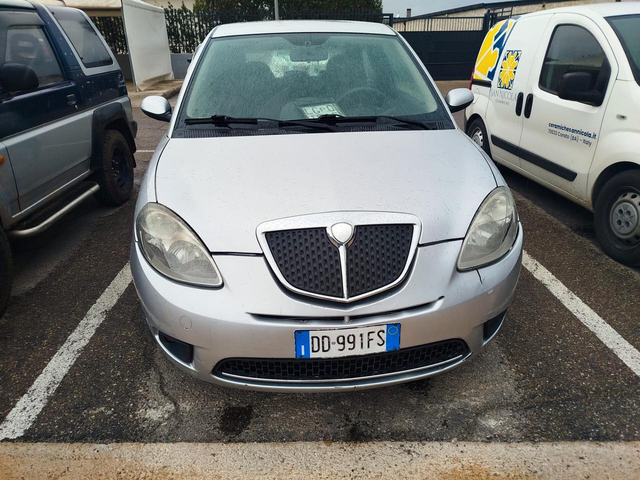Lancia Ypsilon 1.3 MJT 90 CV Oro Giallo