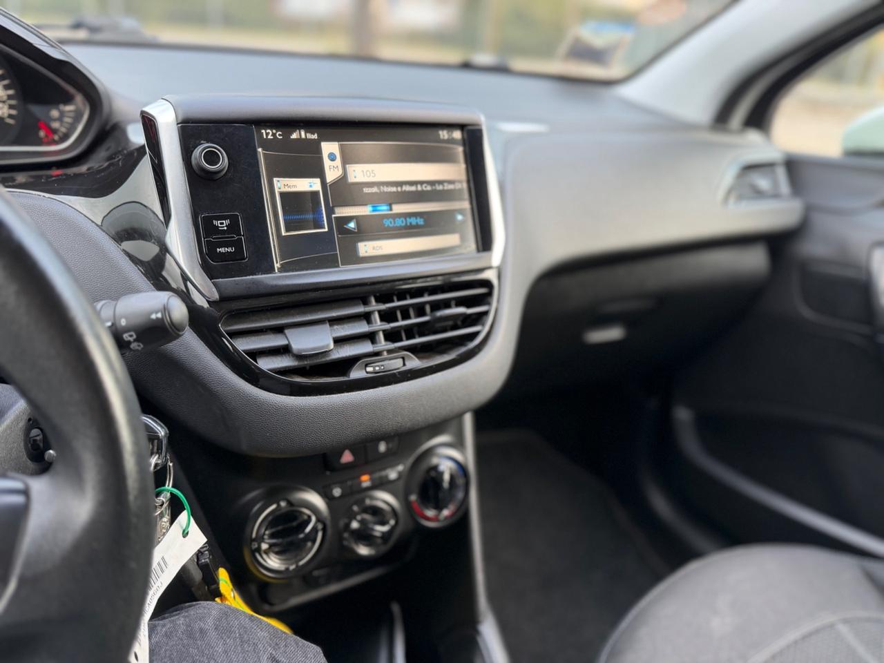 Peugeot 208 1.4 HDi 68 CV 5 porte Allure