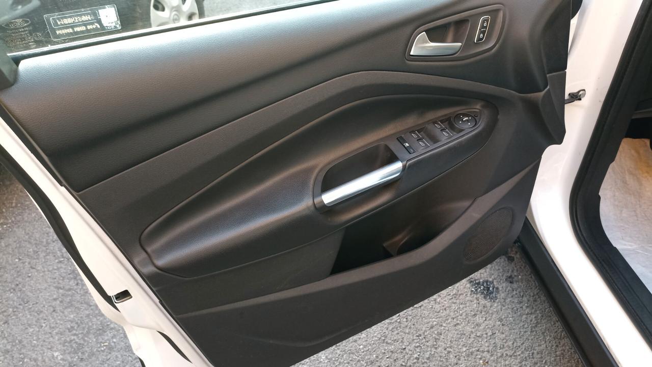 Ford Kuga 2.0 TDCI 140 CV Titanium 2WD