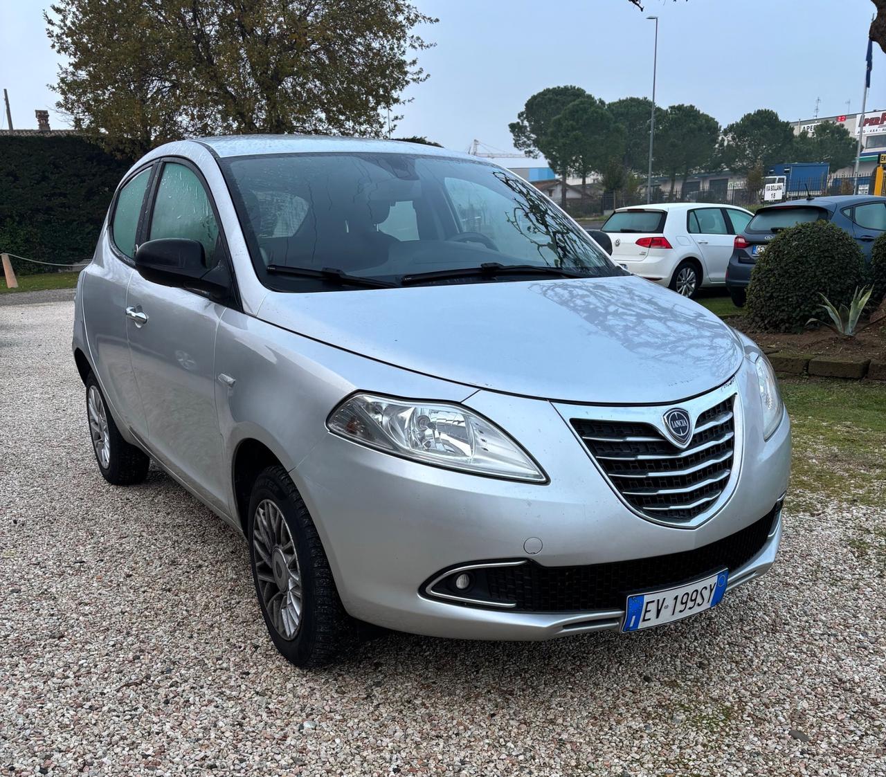 Lancia Ypsilon 0.9 TwinAir 85 CV 5 porte Metano Ecochic Gold