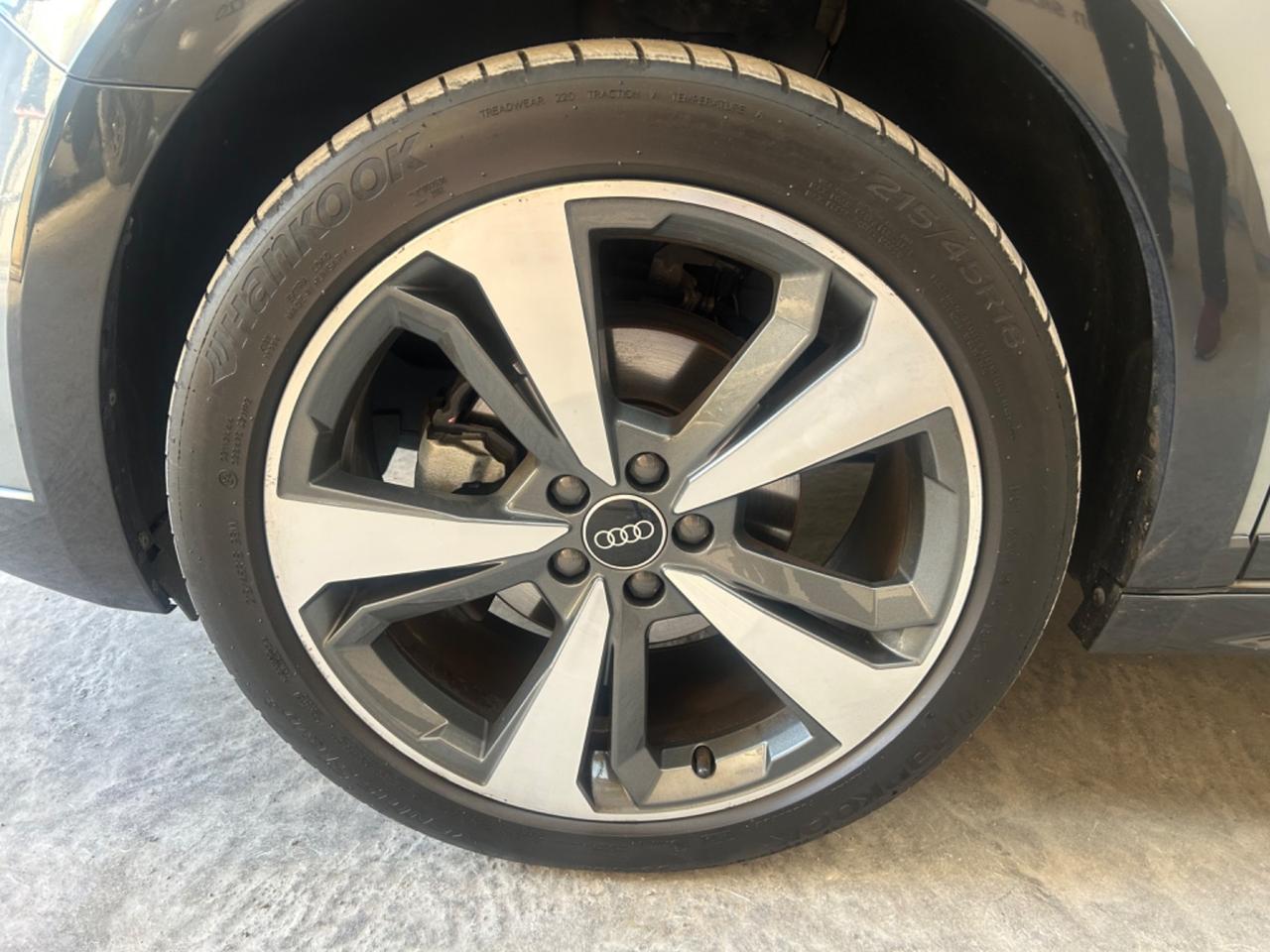 Audi A1 citycarver 30 TFSI Identity Contrast