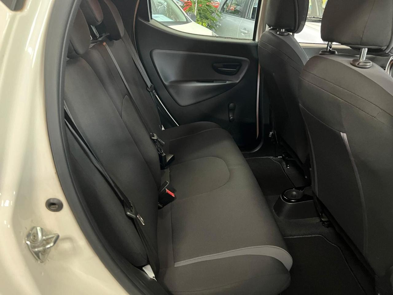 Lancia Ypsilon 1.2 69 CV 5 Porte Silver EURO 6