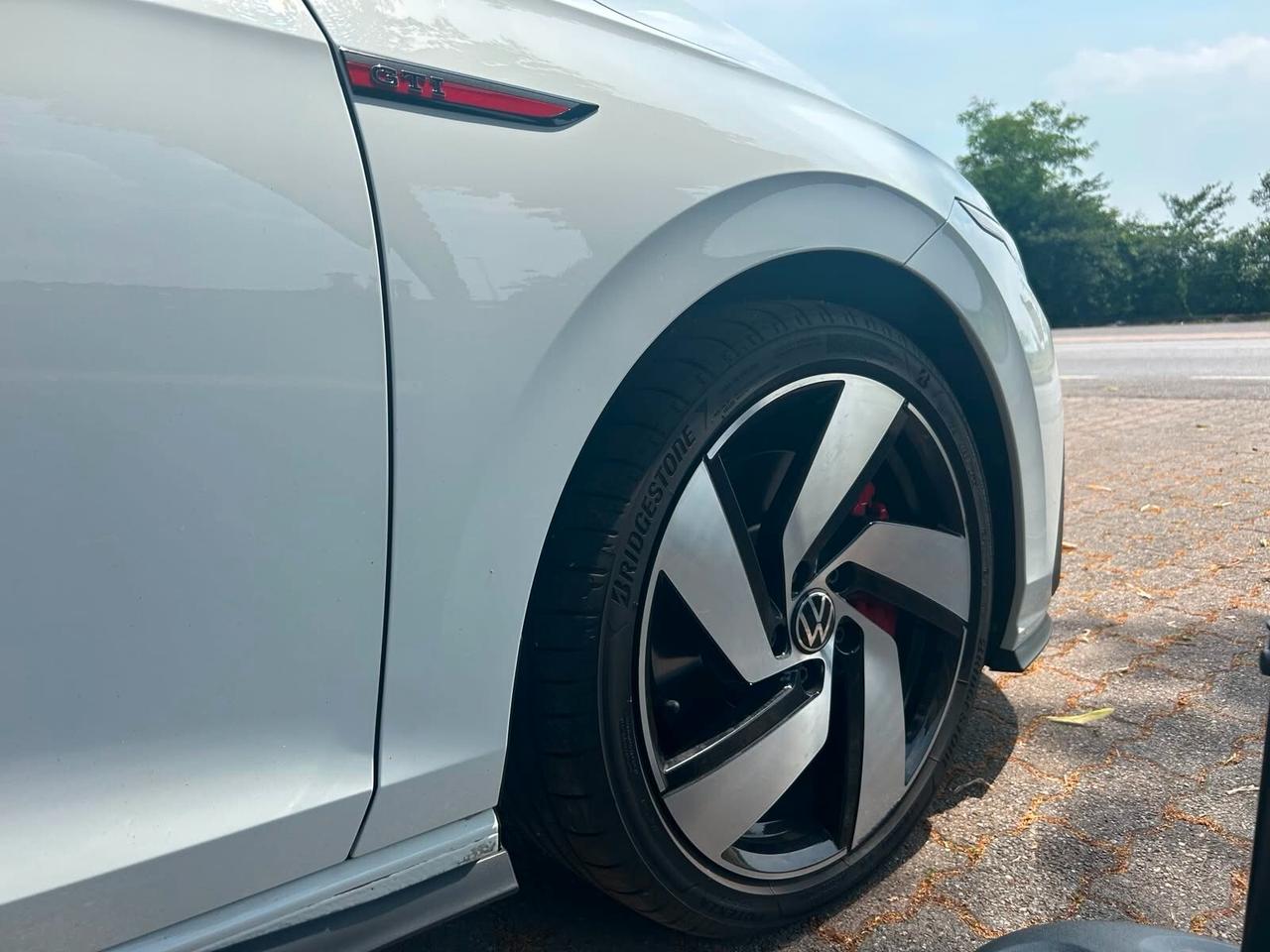 Volkswagen Golf GTI 2.0 TSI DSG